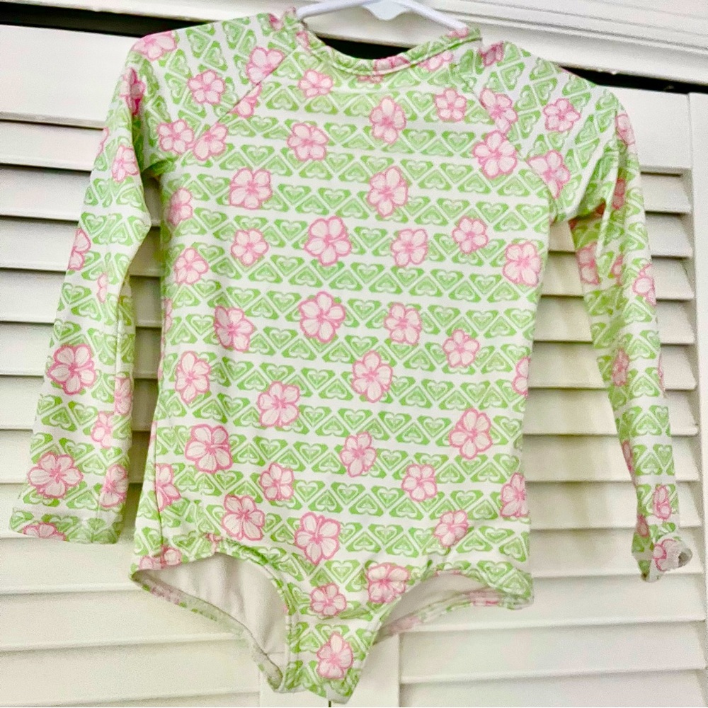 Roxy Girls 3T one piece long sleeve swimsuit in like new condition.
